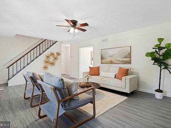 3rd image of 14 Goodwin Ln
