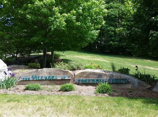 10 Mohegan Sq, Mansfield, CT 06250