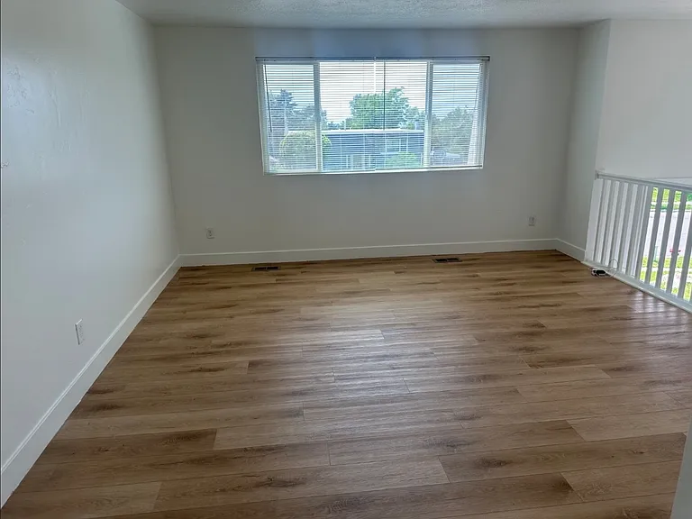 10465 S Larkspur Dr — Photo 3