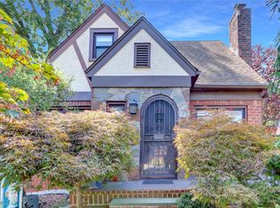 260 E Argyle St, Valley Stream, NY 11580