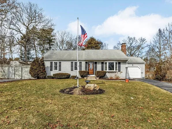 2 Captain Chase Rd, South Yarmouth, MA 02664