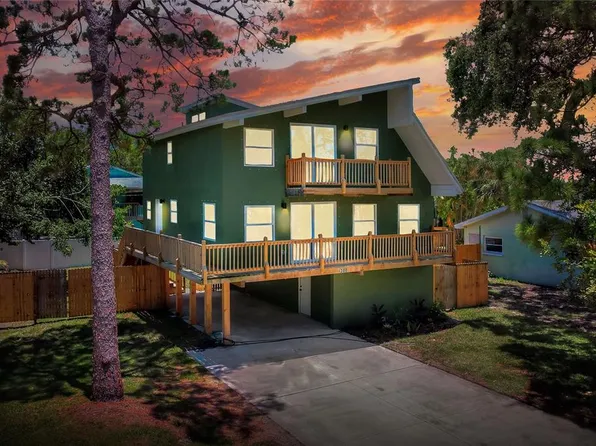 300 Freeport Ave NE, Saint Petersburg, FL 33702