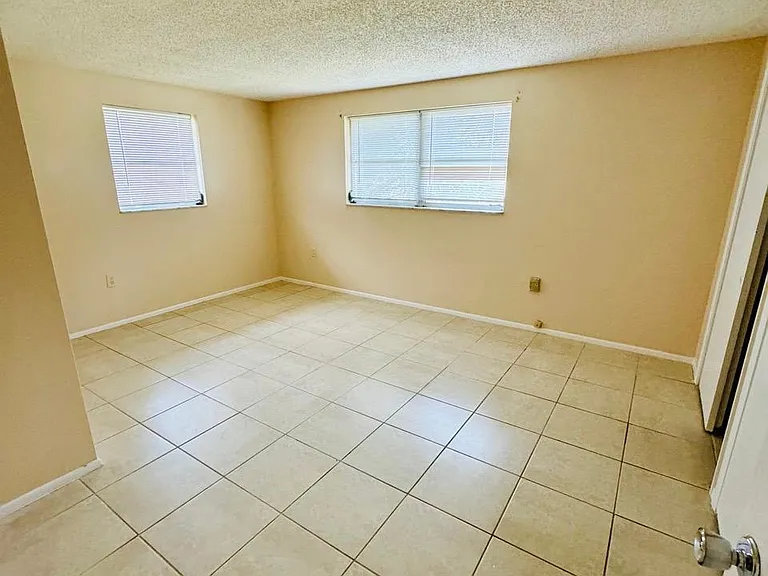 3022 Pinetree St — Photo 10
