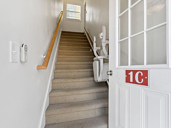 5th image of 10 Josephine Dr Unit 1C