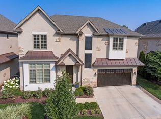 44 Willowcrest Dr, Oak Brook, IL 60523