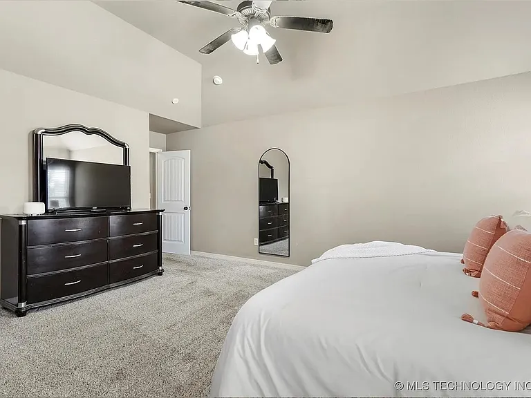 1801 E Montgomery St — Photo 13