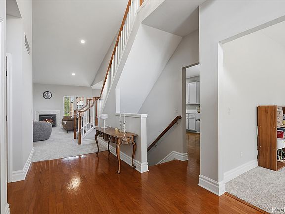 5th image of 37126 Southwind Ct