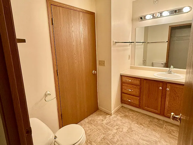 Country Village Apartments — Photo 18