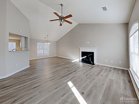 3rd image of 333 The Gables Dr