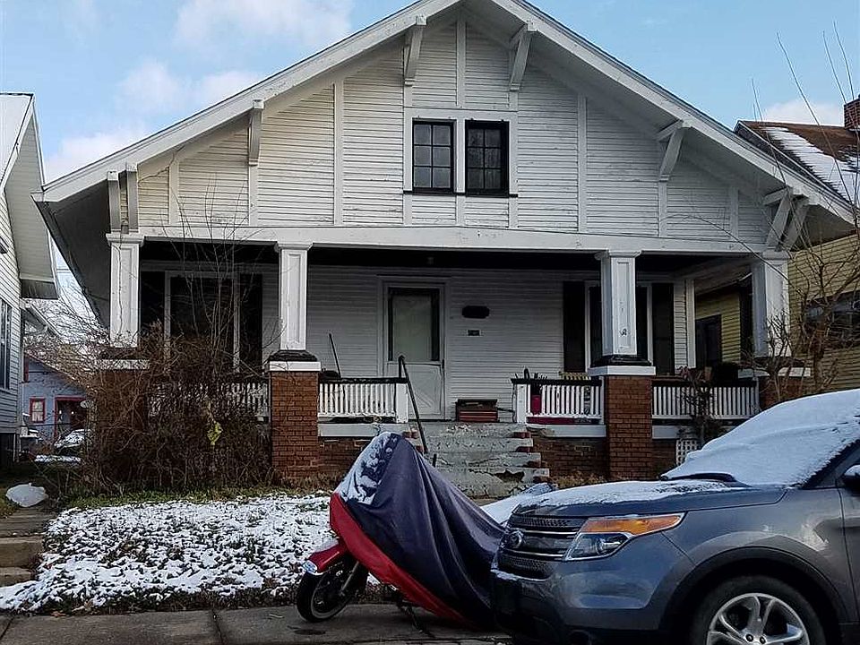 1st image of 840 E Gum St