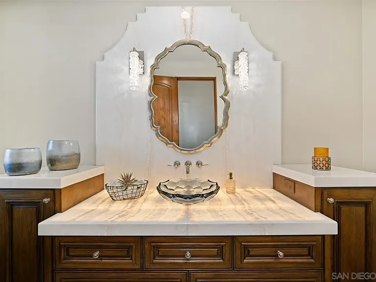 7031 Las Colinas — Photo 23