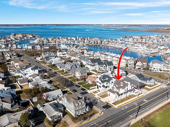 2nd image of 1806 Bay Ave