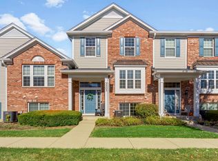 3303 Redbud Dr, Lindenhurst, IL 60046