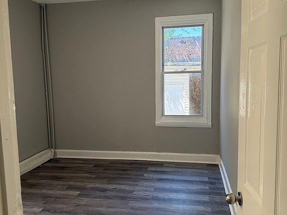 2nd image of 186 N 12th St #1B