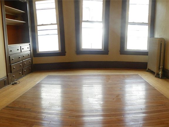 2nd image of 28 W Bowers St