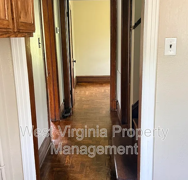 102 Temple St — Photo 9