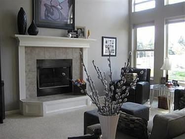 3rd image of 15073 Old Oak Dr
