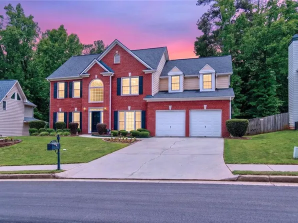 632 Oakview Trl, Stone Mountain, GA 30087