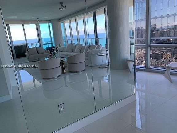 5th image of 17121 Collins Ave APT 2808