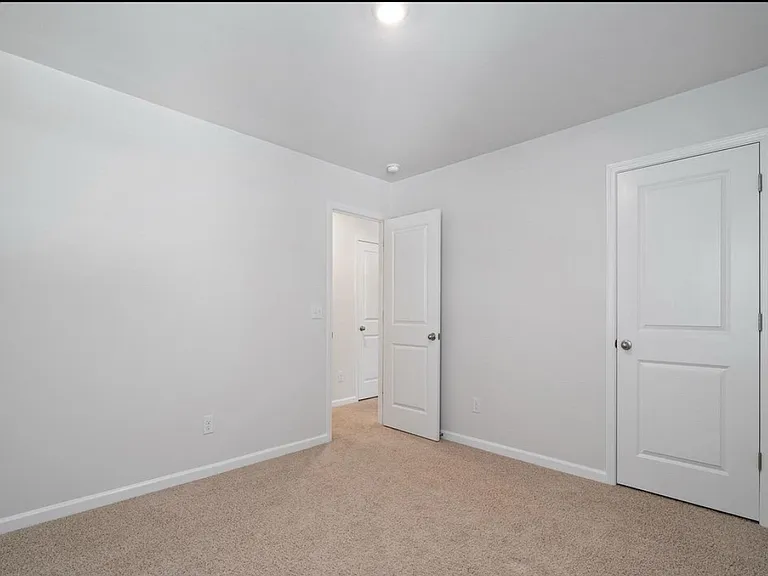 2132 Highland Knoll Dr — Photo 27