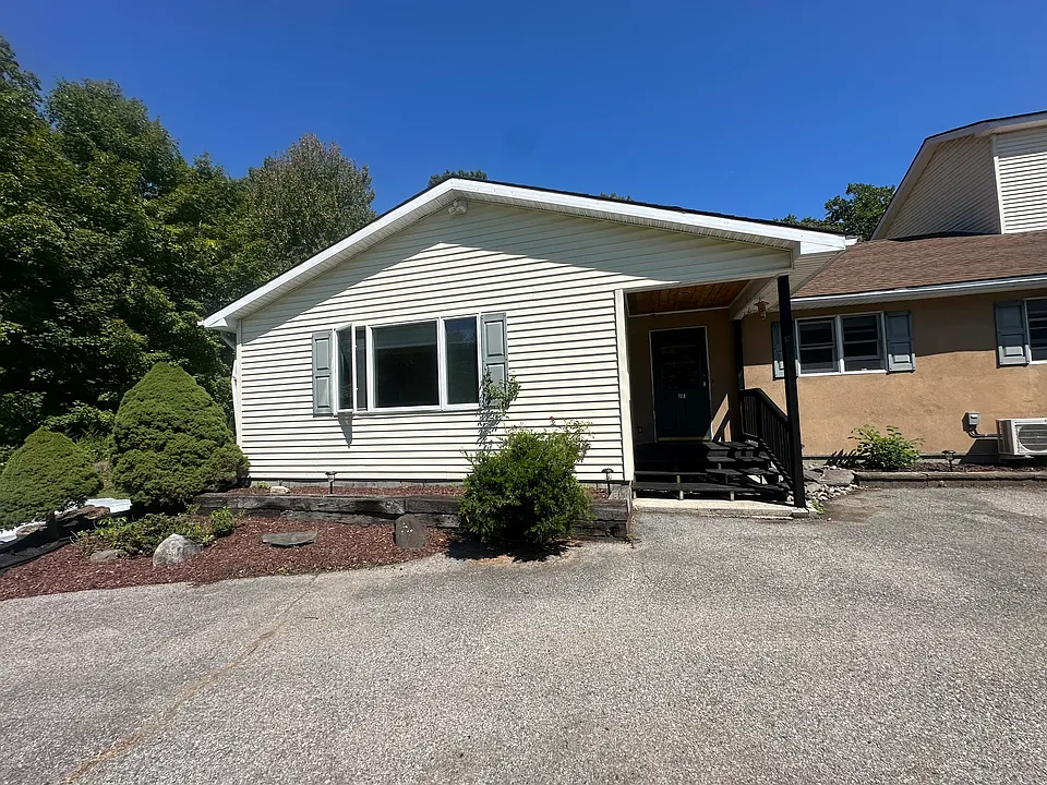 12 Barrytown Rd #1