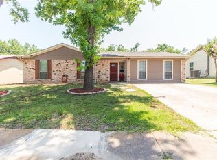309 Boulder Ct, Burleson, TX 76028