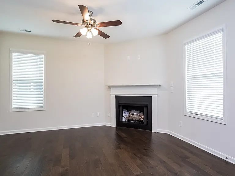 377 Crawford Pkwy — Photo 6