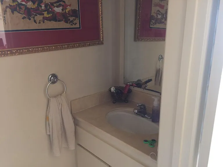 Guestroom in basement - bathroom