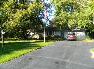 415 Catskill Rd, Waukesha, WI 53186