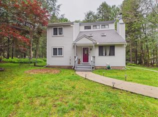 51 Blue Spruce Rd, Albrightsville, PA 18210
