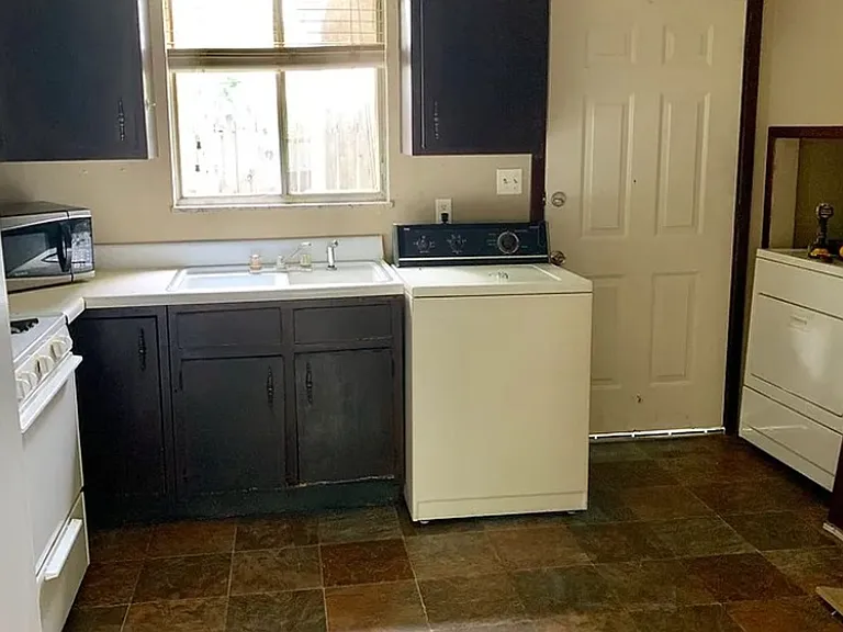 567 W Taylor St — Photo 3