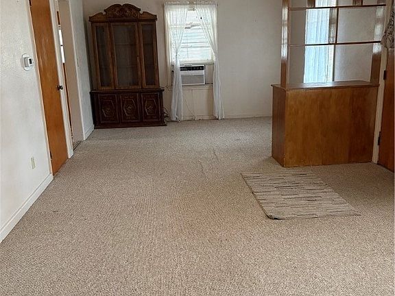 4th image of 1818 E 60th Street