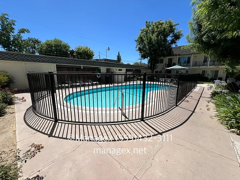 5090 N Roosevelt Ave #7 — Photo 12