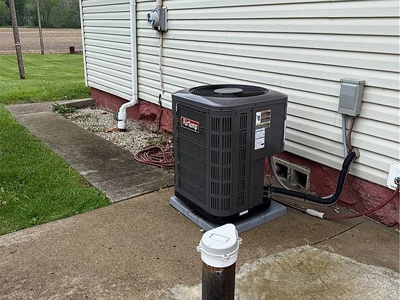 5th image of 10083 Stillwater Rd SE