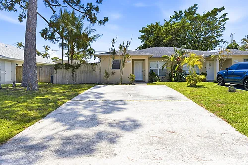 6088 Heather St Photo 1