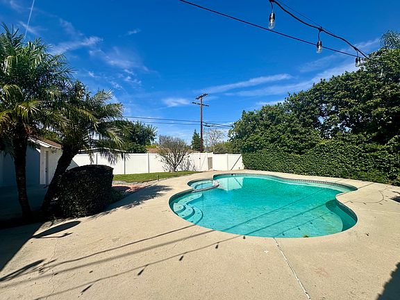2nd image of 6628 Farralone Ave