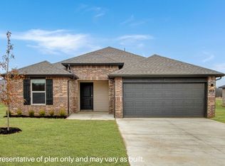 1125 N Arapahoe Ave, Chouteau, OK 74337