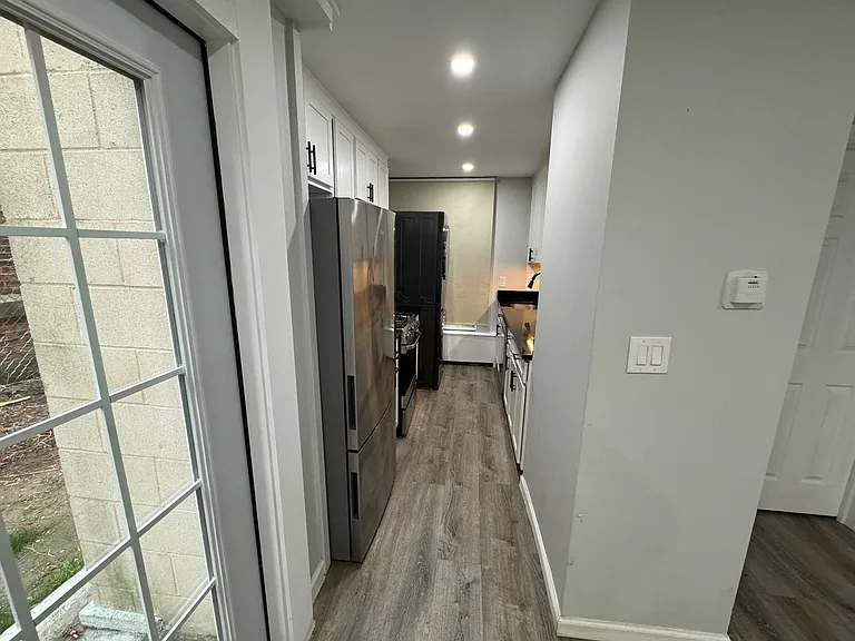 103-107 Olive St — Photo 3
