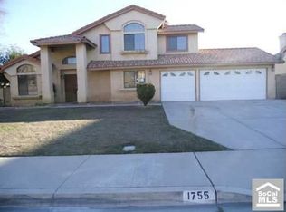 1755 W Candlewood Ave, Rialto, CA 92377
