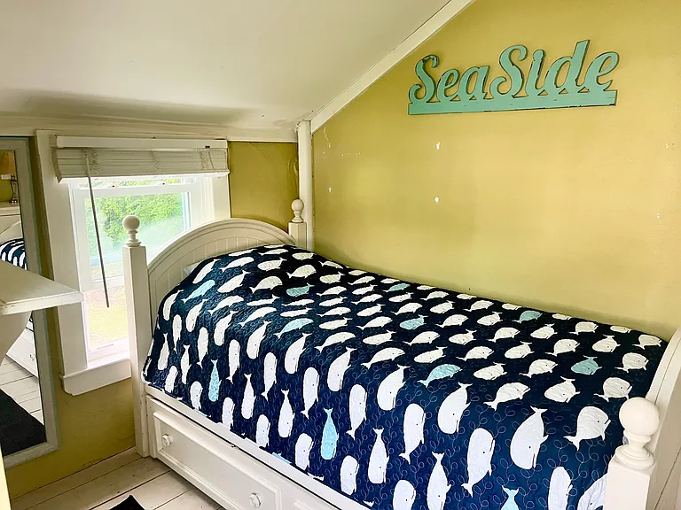 76 Silver Beach Ave — Photo 18