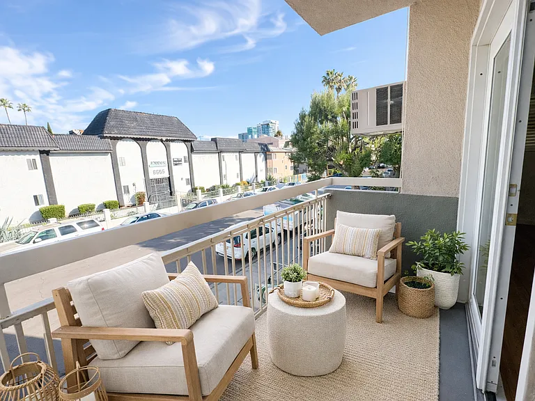 6556 Lamirada Ave — Photo 8