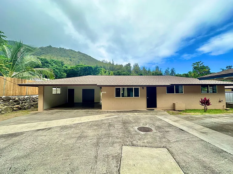 310 Iao Valley Rd — Photo 1