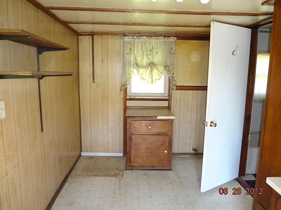 2nd image of 903 S Cedar St #903.5