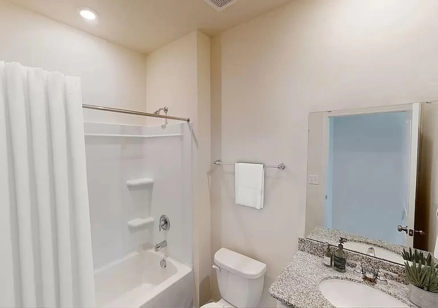 Room for Rent in 5 Bedroom Home at Justice Union Ct — Photo 3