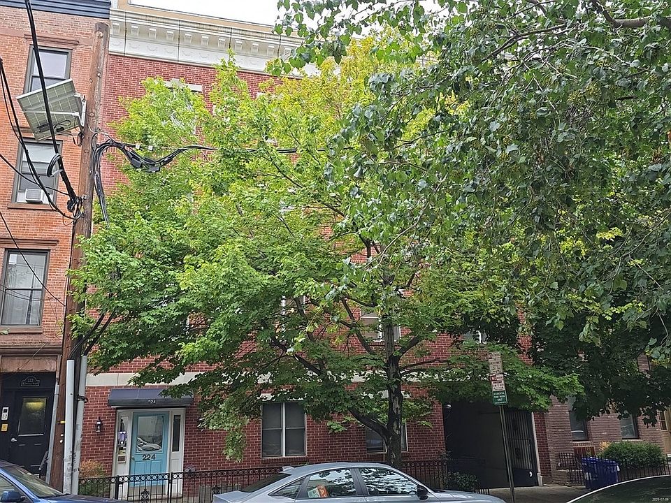 1st image of 224 Bloomfield St APT 1