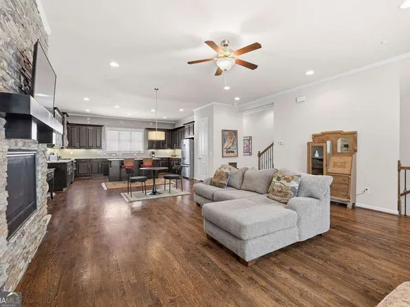 917 Dumaine Trce, Sandy Springs, GA 30328