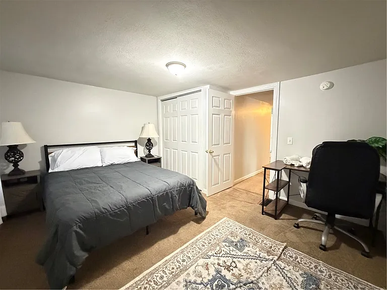 117 Pollard Ave #UPSTAIRS — Photo 12