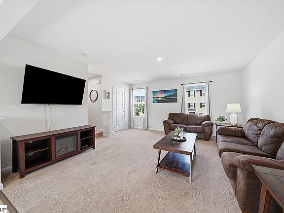 2nd image of 302 Parkridge Way