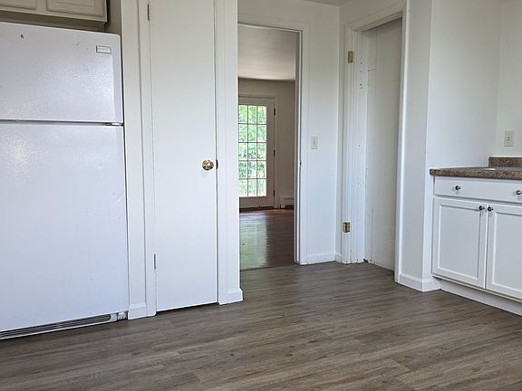 4th image of 519 W Water St APT E