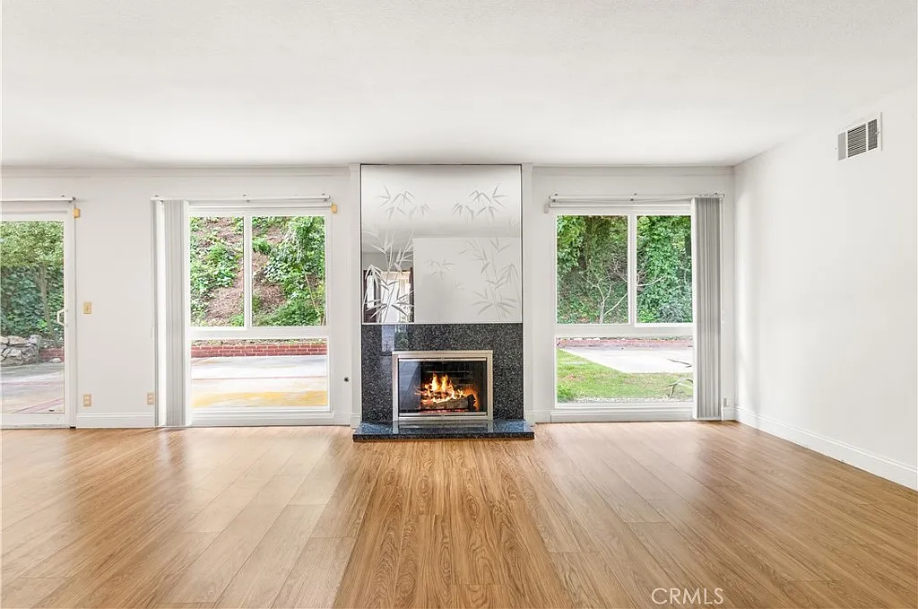 3 bed, 1734 sqft, $5,500 — Photo 2